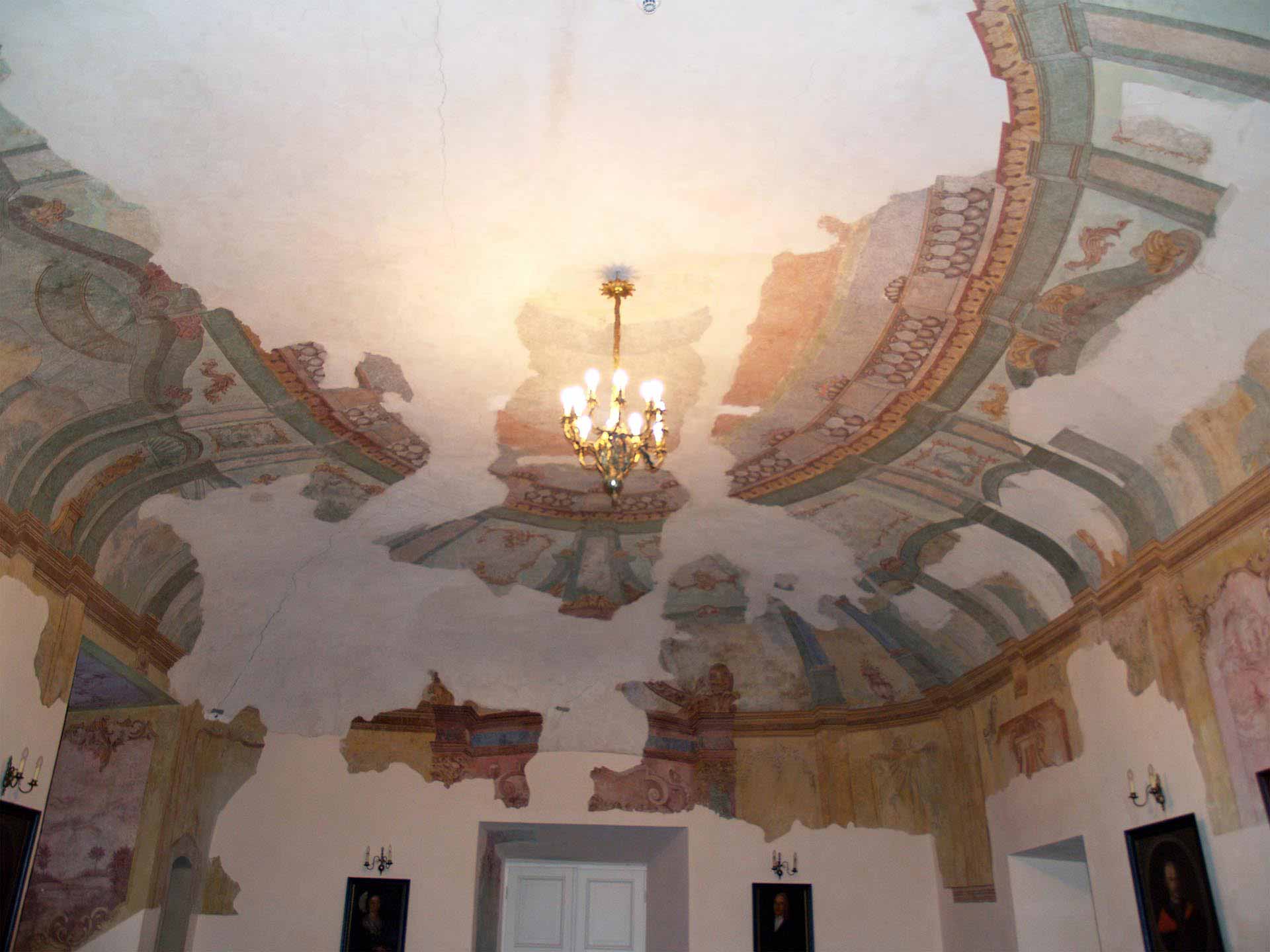 Muzeum Regionalne w Krasnymstawie, freski w refektarzu przed renowacją